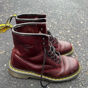 Marron doc martins
